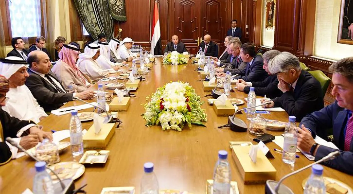 الرئيس اليمني: ميليشيا الحوثي تعلن قبولها قرار مجلس الأمن 2216