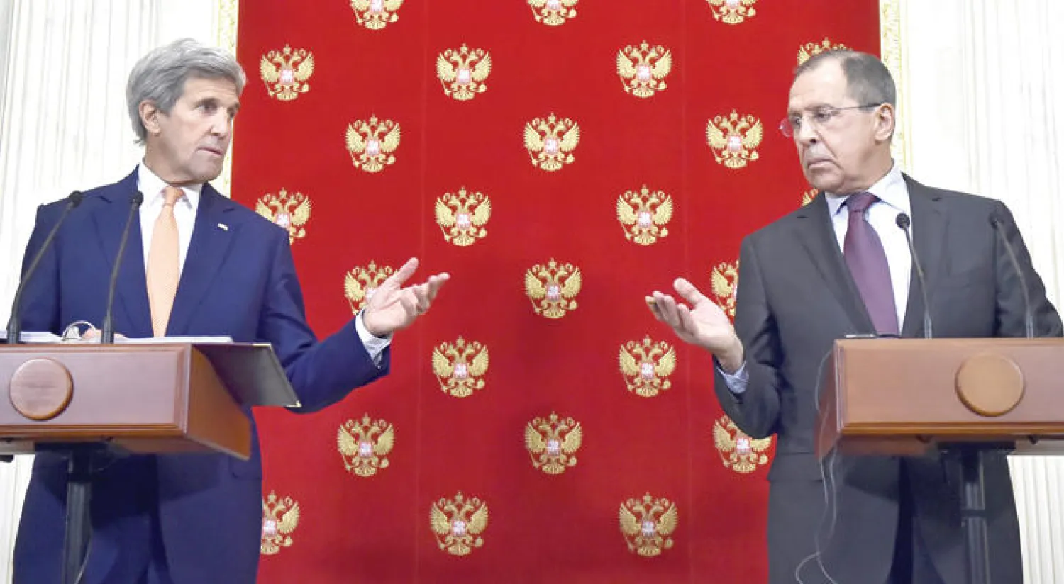 لقطة من المؤتمر الصحافي المشترك في موسكو بين كيري ولافروف (إ.ب.أ)