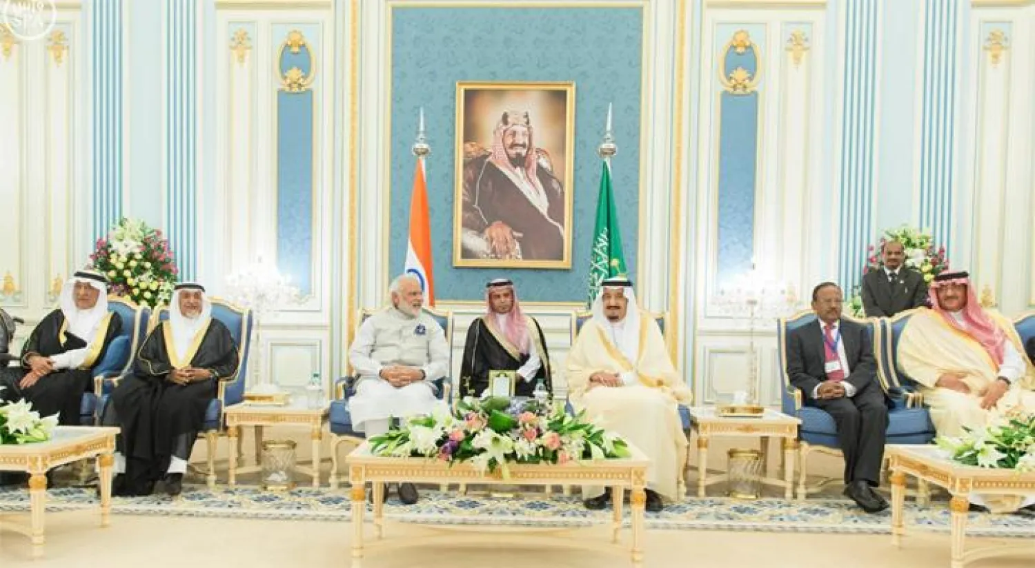 خادم الحرمين يعقد اجتماعاً مع رئيس وزراء الهند ويشيد بدوره في دعم استقرار المنطقة