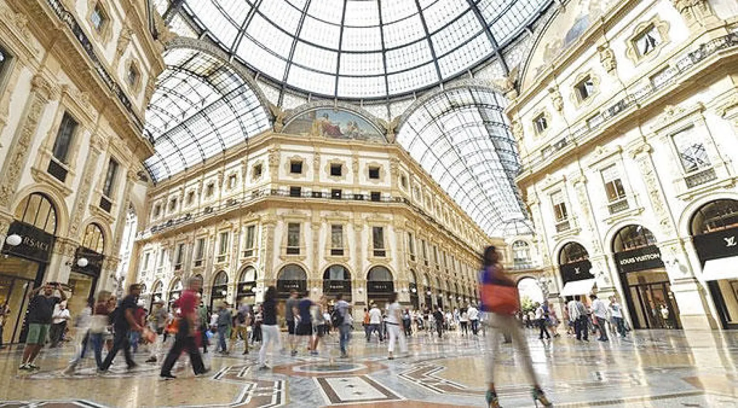 دار أزياء فالنتينو تعرض شراء دار بيير بالمان