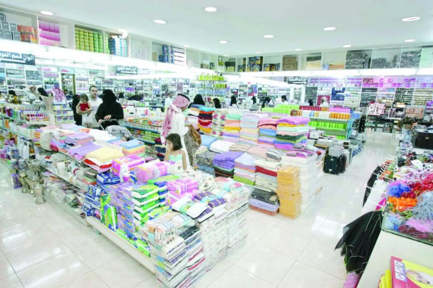 أحد متاجر التجزئة بالسعودية («الشرق الأوسط»)