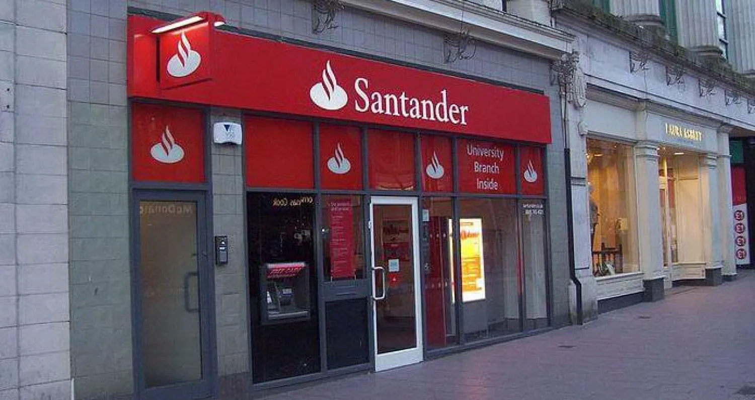 بنك «سانتاندر» الإسباني يستغني عن 1200 وظيفة