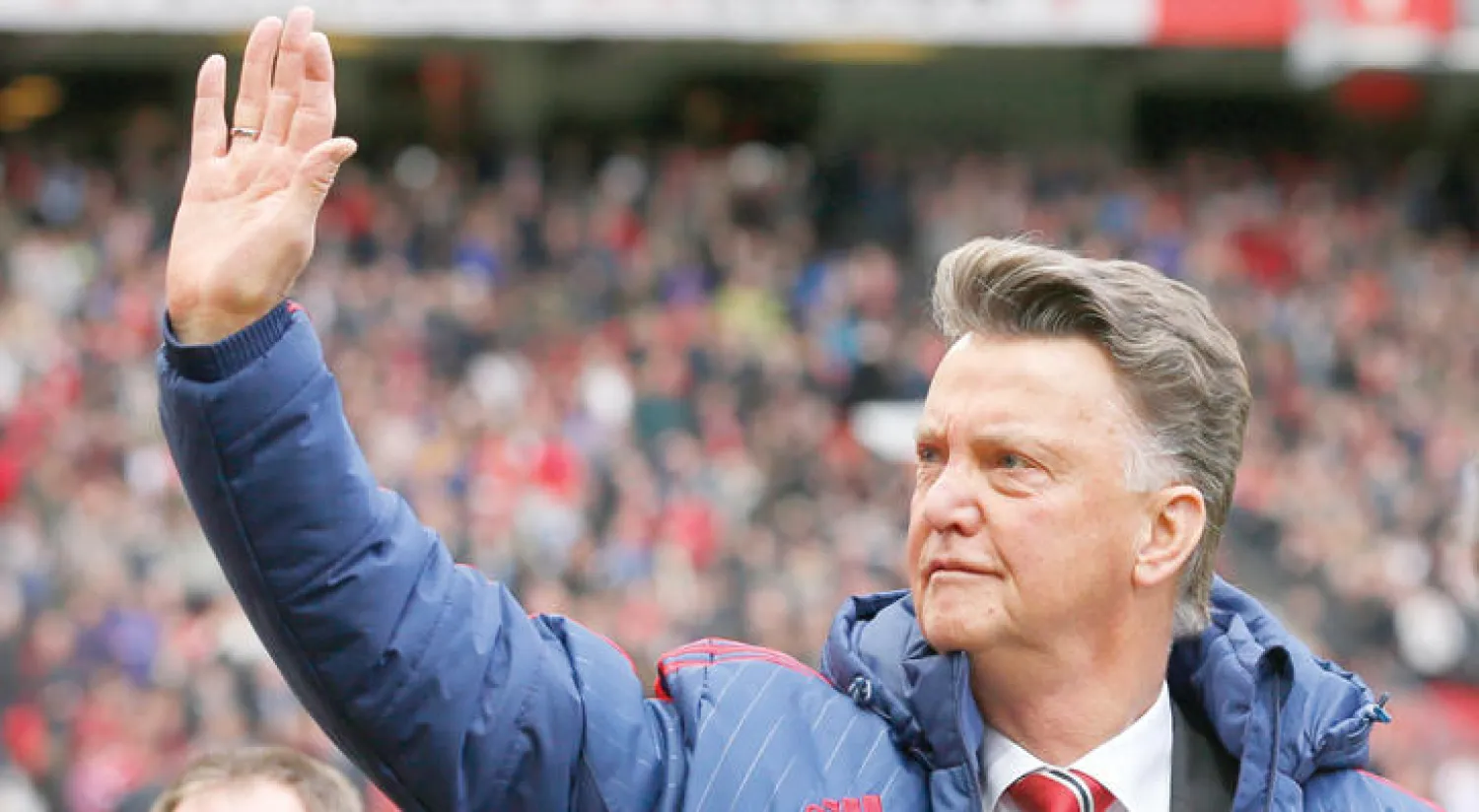 فان غال تعرض إلى انتقادات شديدة منذ خسارة فريقه بثلاثية نظيفة أمام توتنهام مطلع الشهر الحالي