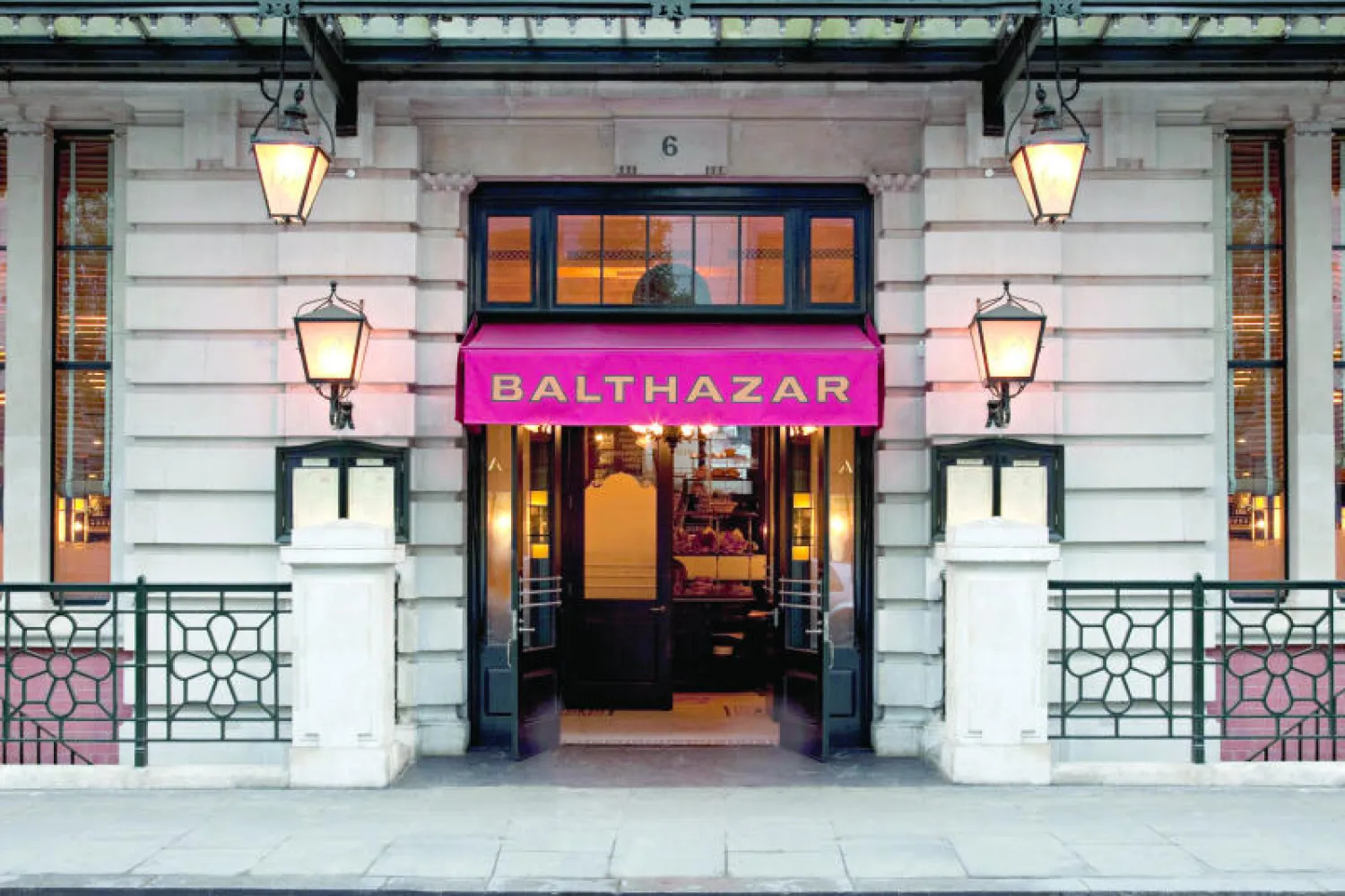 «بالثازار».. يكمل نجاح نيويورك في لندن