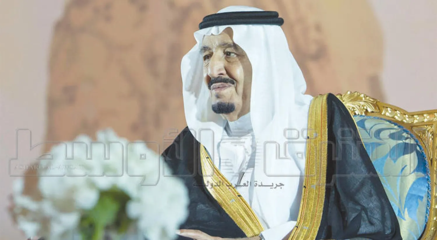 خادم الحرمين الشريفين الملك سلمان بن عبد العزيز لدى رعايته مساء أمس افتتاح المؤتمر الدولي عن الأمير الراحل سعود الفيصل بعنوان «سعود الأوطان» وسط حضور سعودي وعربي ودولي رفيع. ويجري تنظيم هذا المؤتمر من قبل «مركز الملك فيصل للبحوث والدراسات الإسلامية» في «مركز الملك عبد العزيز الدولي للمؤتمرات» في الرياض (تصوير بندر الجلعود)