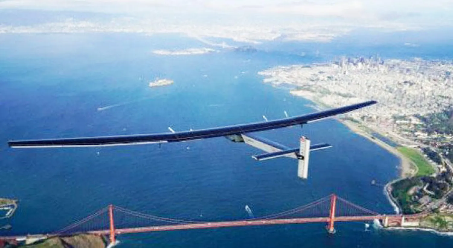 «إمبالس 2» تهبط في كاليفورنيا بعد رحلة عبر المحيط الهادي