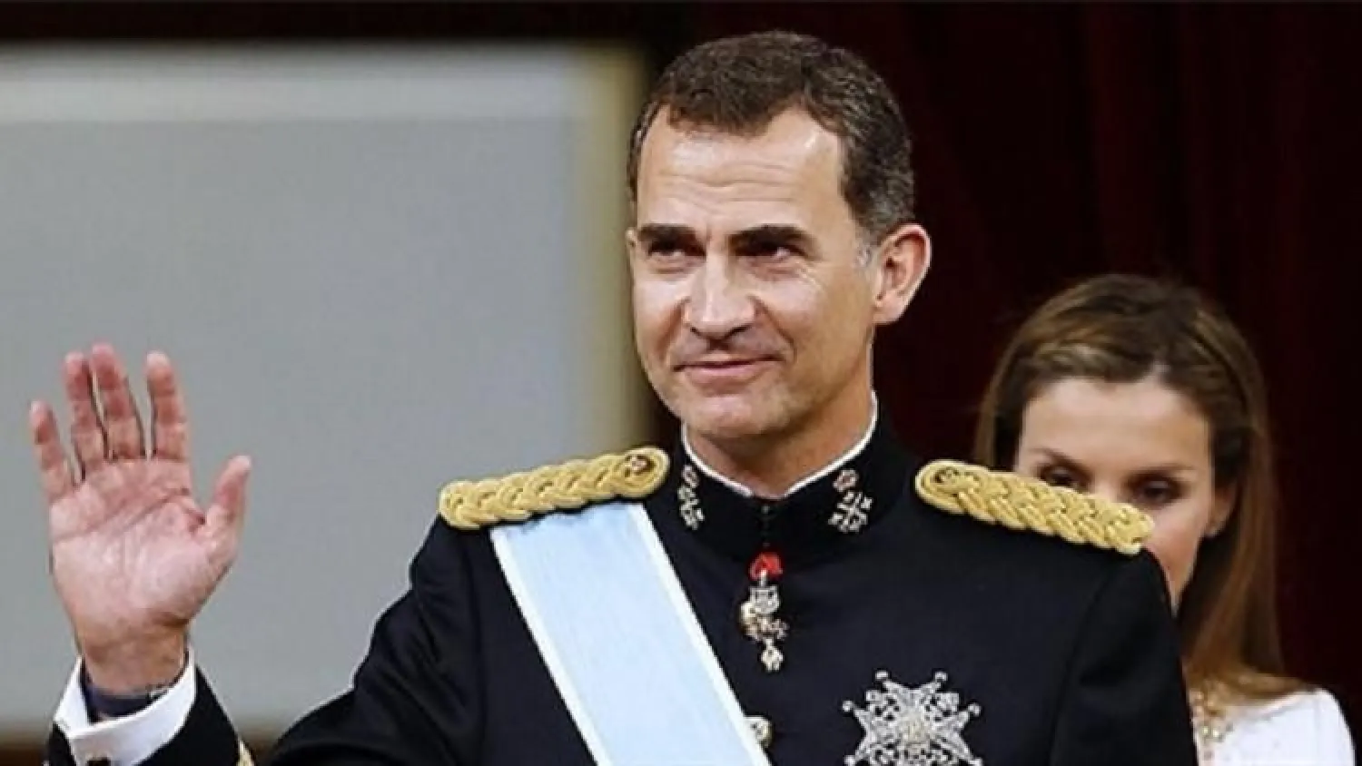 العاهل الإسباني يحل البرلمان