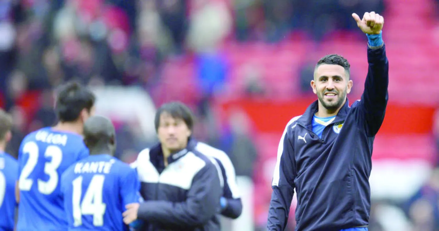 محرز في تدريب ليستر استعدادًا للقاء إيفرتون الاحتفالي غدا (أ.ف.ب)