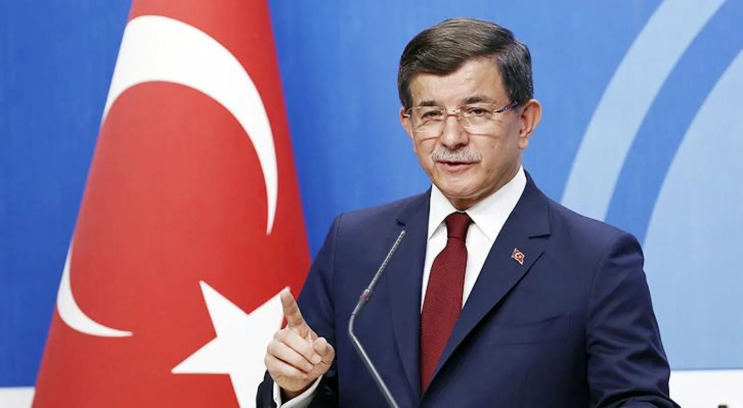 رئيس الوزراء التركي يؤكد أنه لن يترشح لولاية جديدة.. وينفي أي خلاف له مع إردوغان