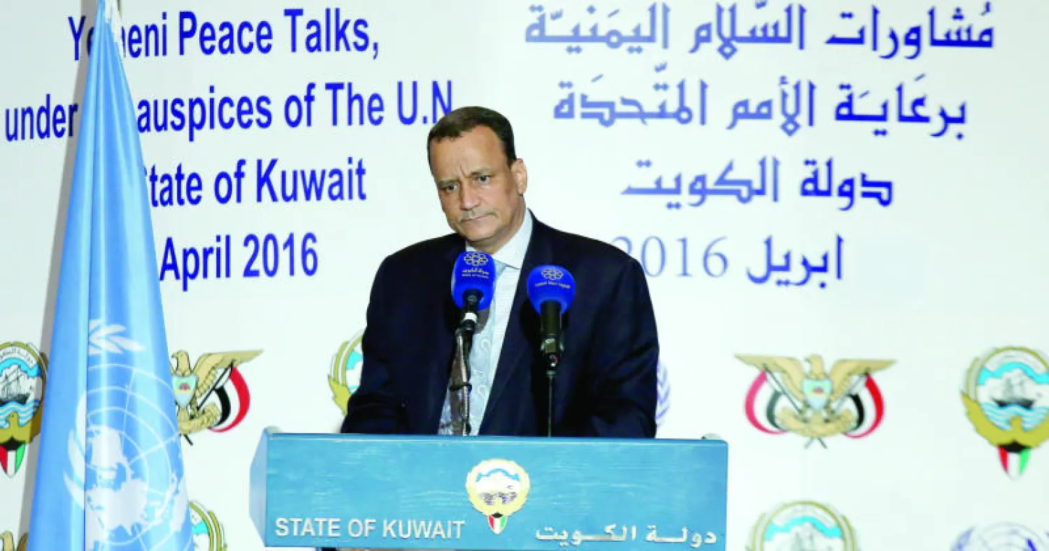 المبعوث الأممي إلى اليمن إسماعيل ولد الشيخ أصيب بحالة من «الصدمة والذهول» إزاء موقف وفد الانقلابيين الذي عاد بالمشاورات إلى نقطة الصفر (أ.ف.ب)