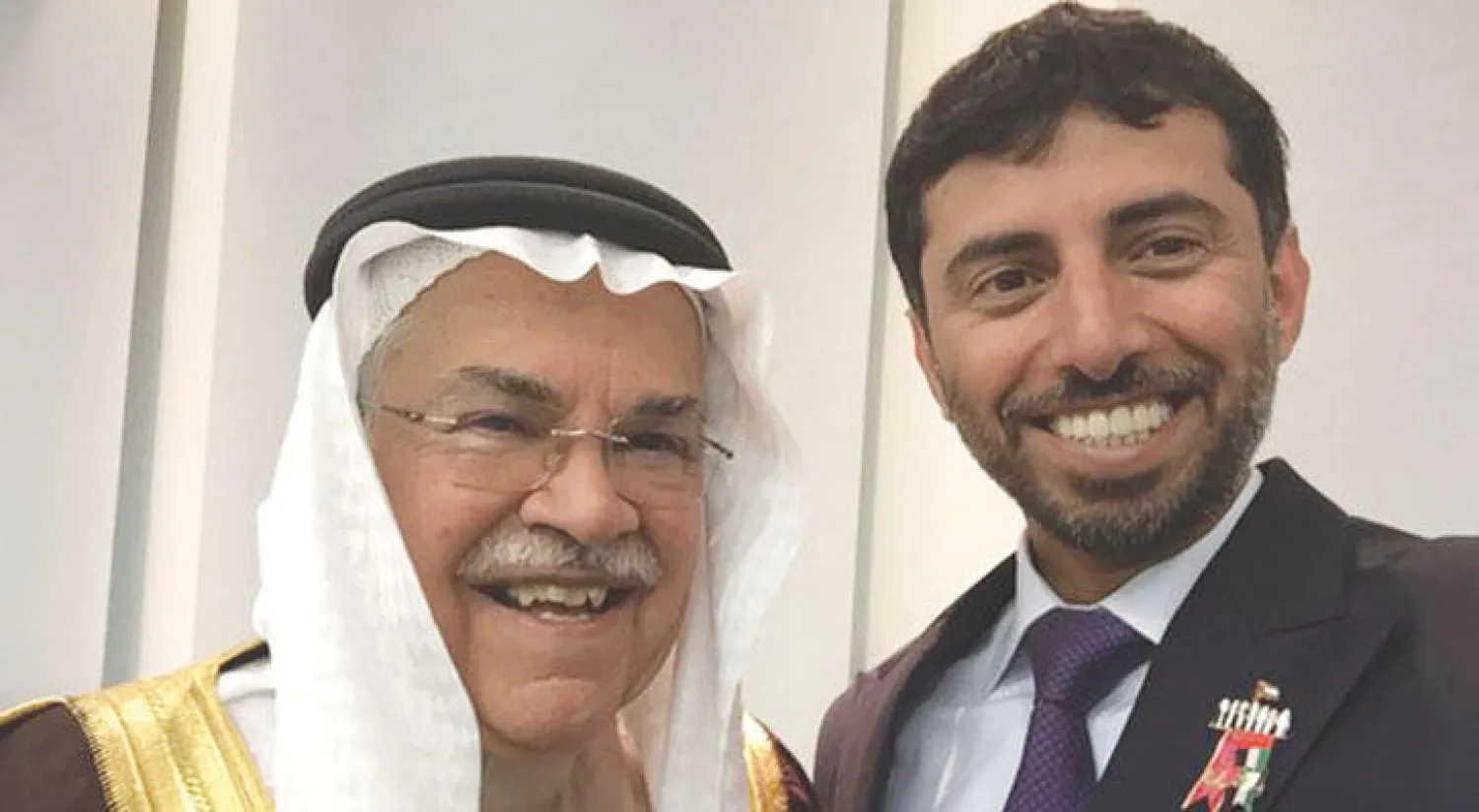 وزير الطاقة الإماراتي سهيل المزروعي ود. علي النعيمي في صورة نشرها الأول على حسابه على «تويتر»