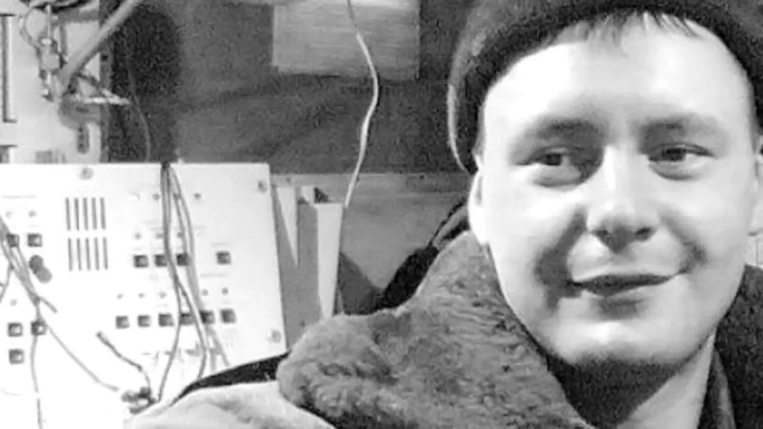 أنطون يريغين العسكري الروسي التاسع الذي لقي مصرعه في سوريا منذ انطلاق العملية العسكرية الروسية نهاية سبتمبر الماضي شيع أمس في مدينة فورونيج (روسيا اليوم)