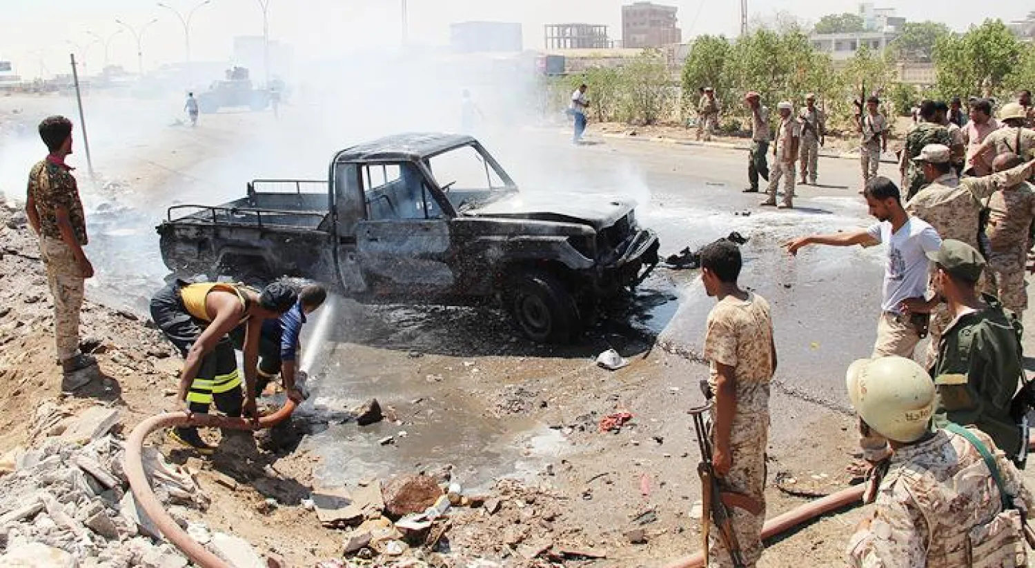 مقتل 13 جنديا في 3 هجمات انتحارية ضد الجيش جنوب شرقي اليمن