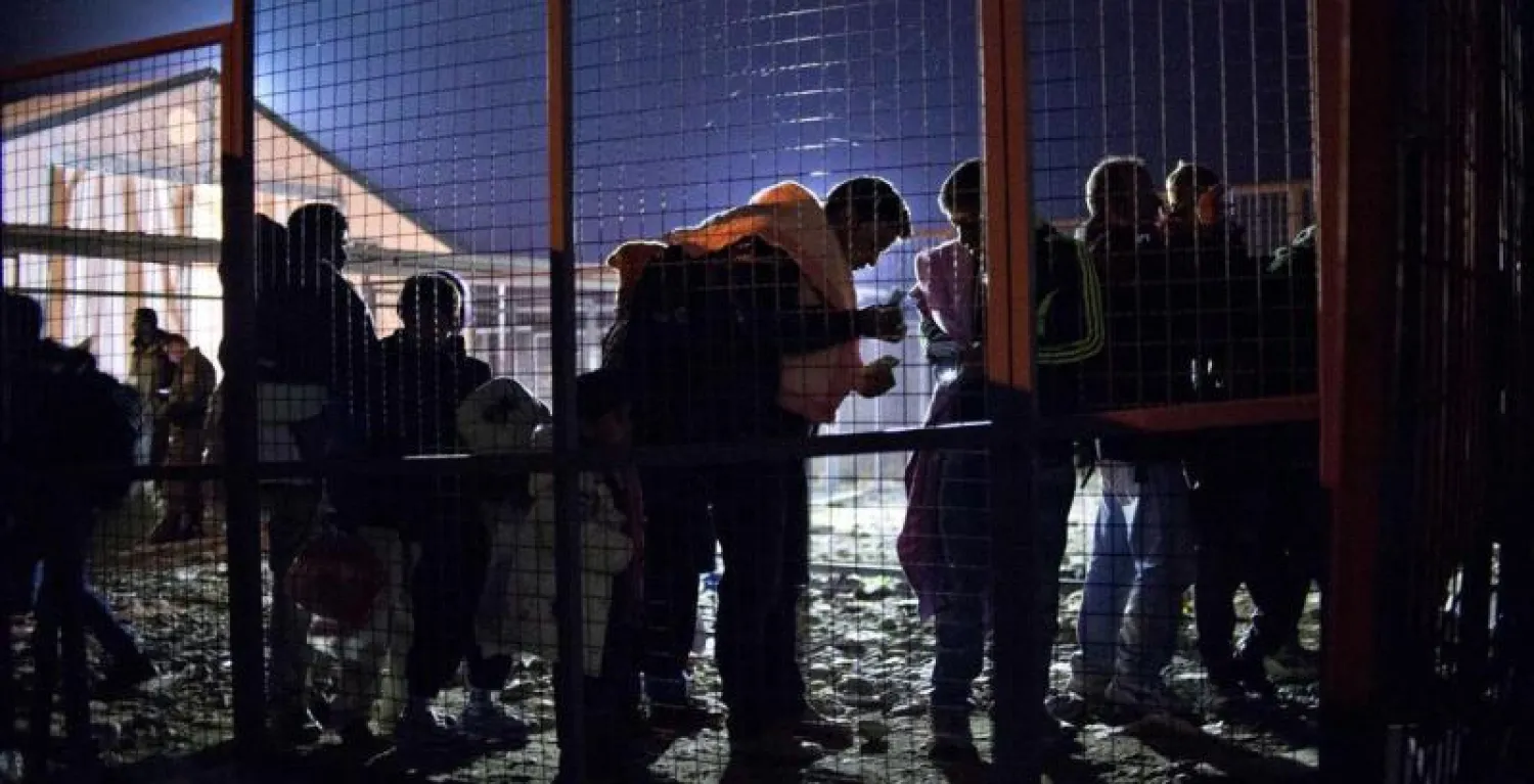 إسبانيا تستقبل أول دفعة لاجئين عالقين باليونان