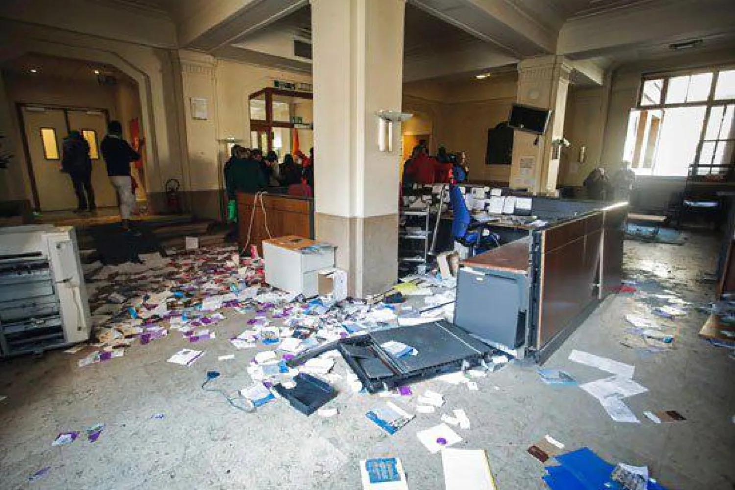 حراس سجن مضربون يقتحمون مبنى وزارة العدل البلجيكية