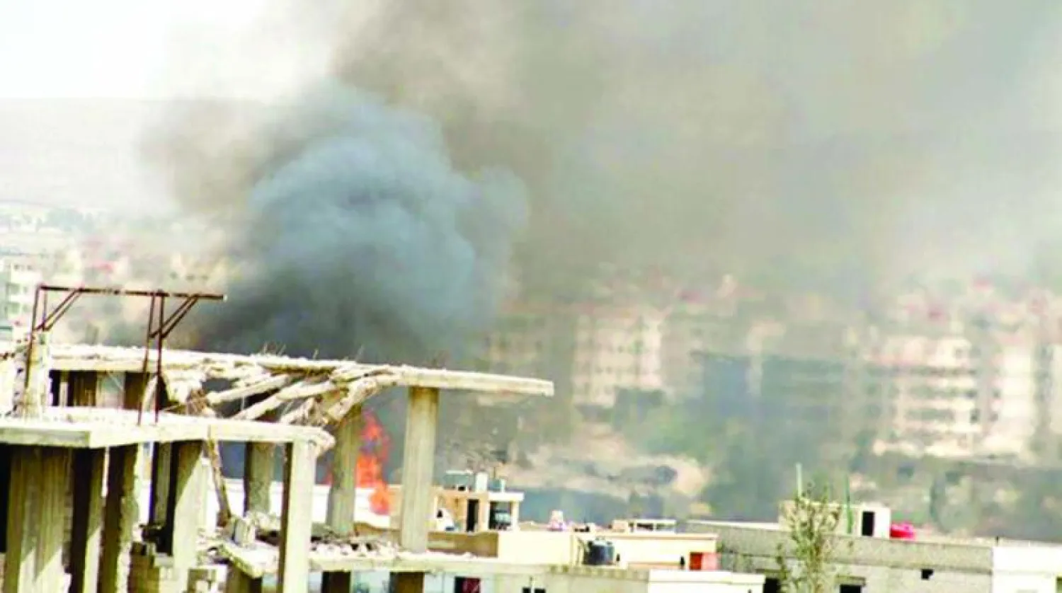 بدأت قوات النظام السوري قصف مدينة داريا في الغوطة الغربية لدمشق الخميس الماضي بعد أن رفضت دخول أول قافلة مساعدات متجهة لها منذ 2012 (المكتب الإعلامي لداريا)