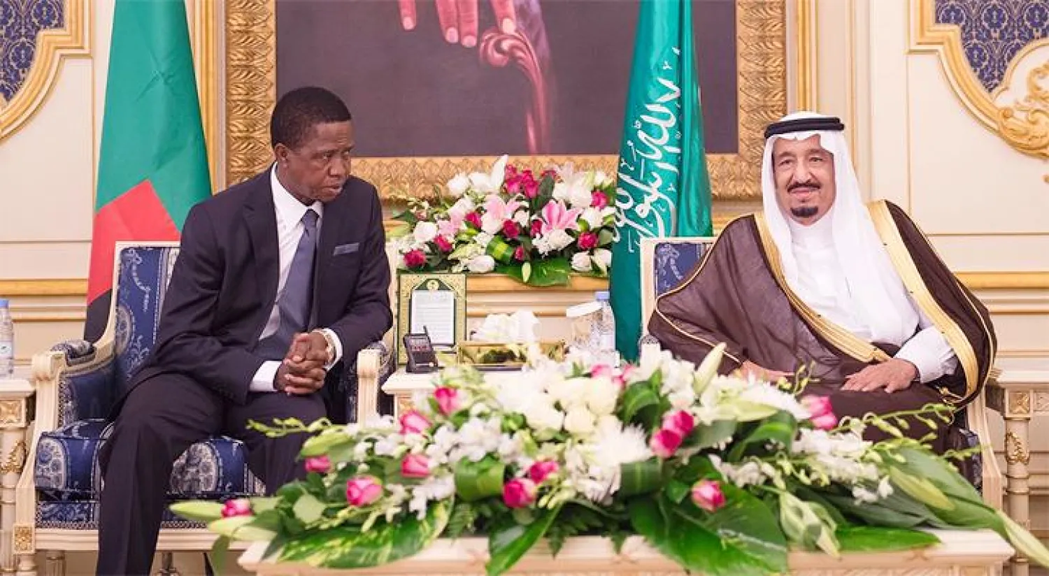 خادم الحرمين يستقبل رئيس زامبيا في جدة