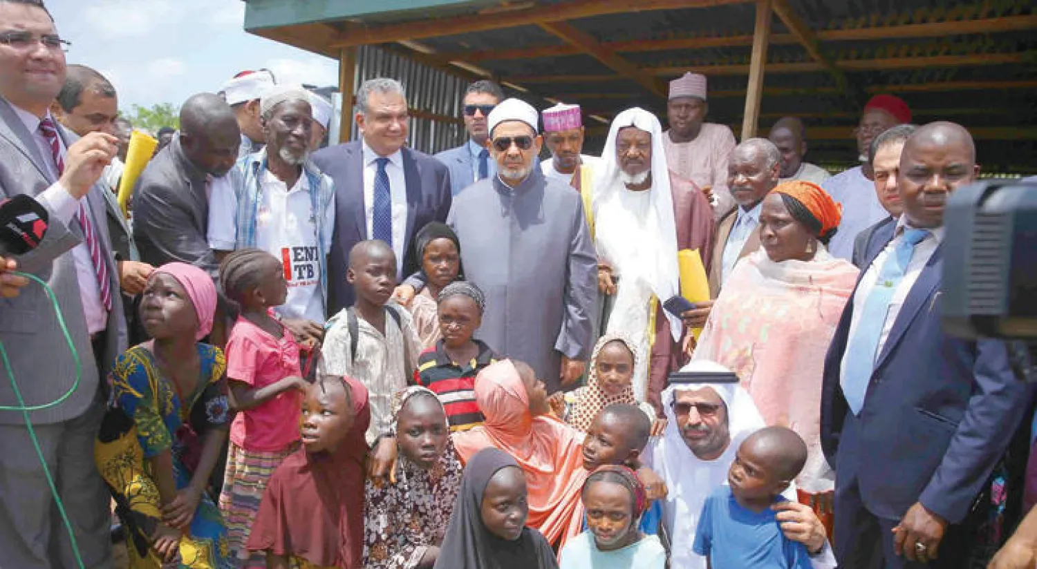 شيخ الأزهر الدكتور أحمد الطيب يزور معسكراً للاجئين النازحين بسبب الأعمال الإرهابية في نيجيريا («الشرق الأوسط»)