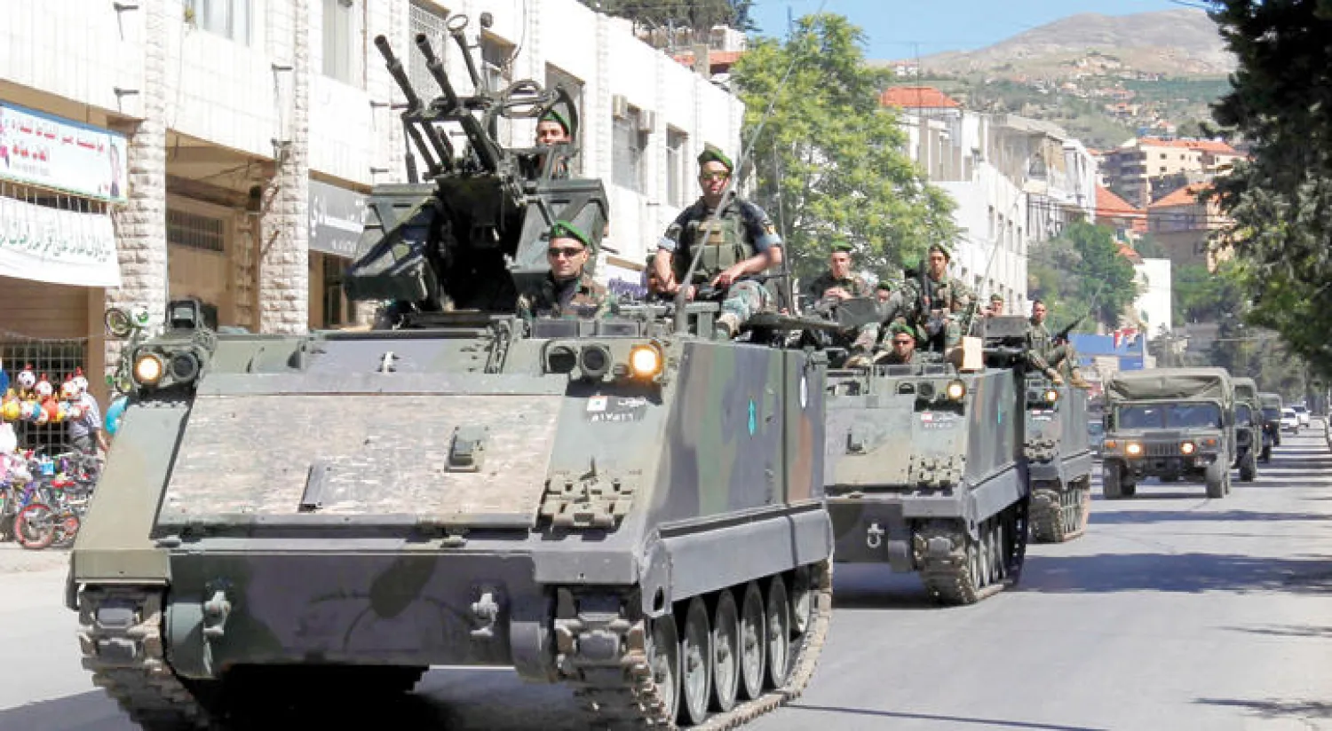 دورية للجيش اللبناني أثناء بدء الانتخابات البلدية في مدينة زحلة مطلع الشهر الحالي (رويترز)