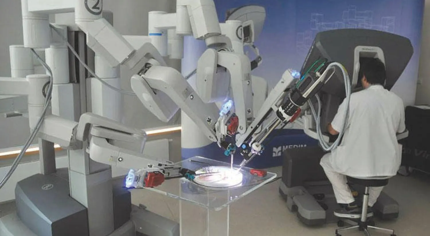 الروبوت الجراح دافينشي