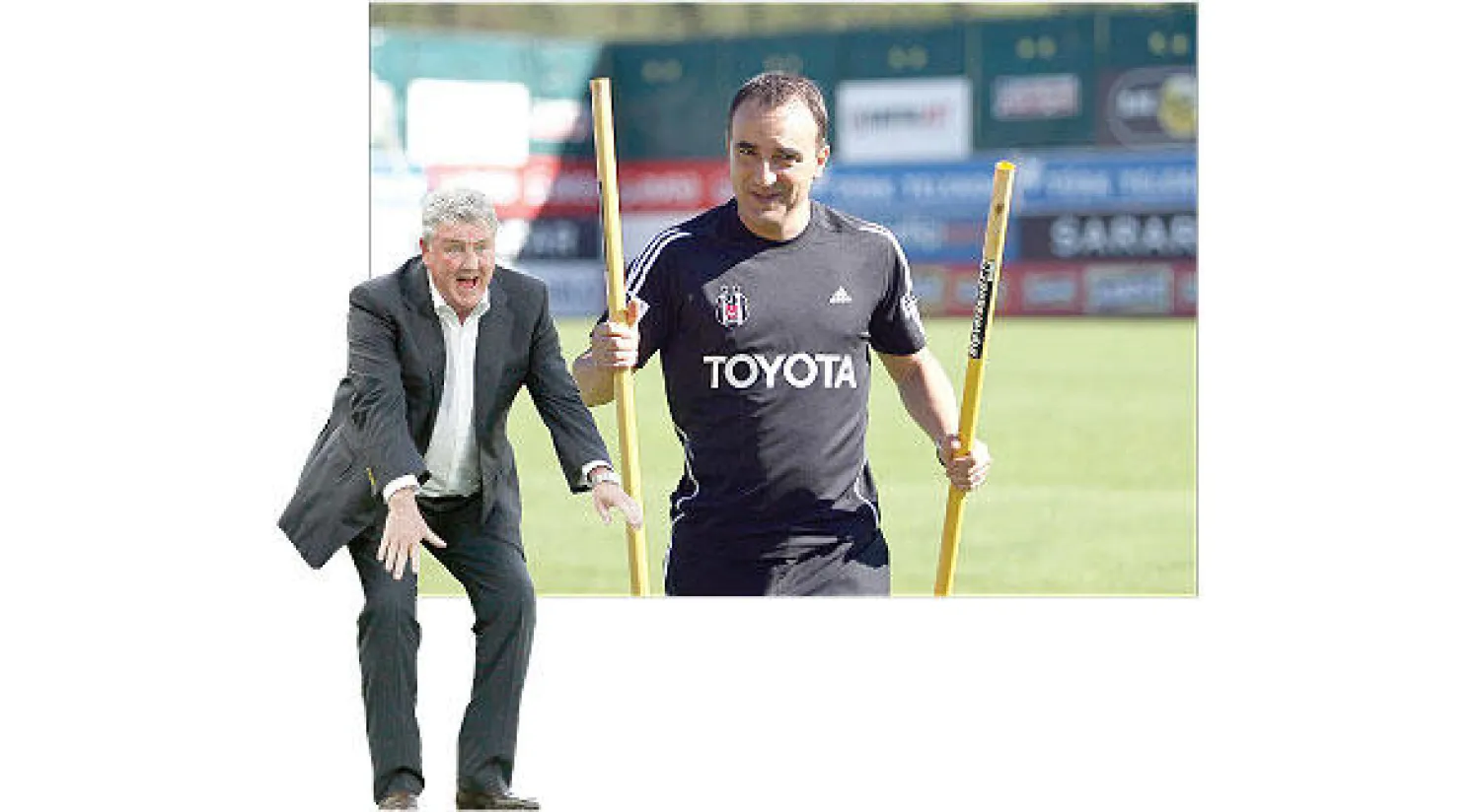 كارفلهال مدرب شيفيلد وينزداي و ستيف بروس مدرب هال سيتي (رويترز)