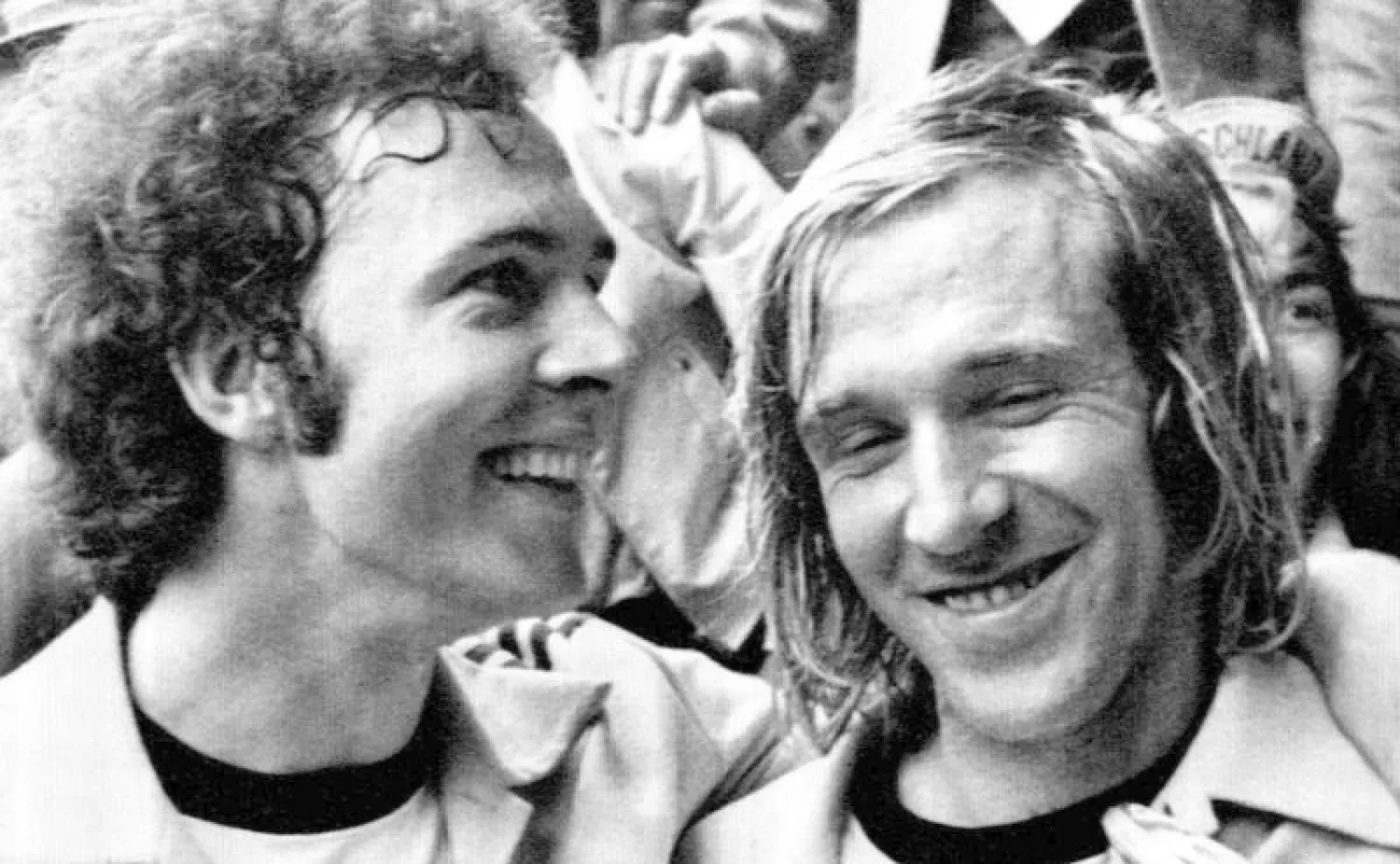 غونتر نيتزر وبكنباور نجما ألمانيا على منصة التتويج عام 1972