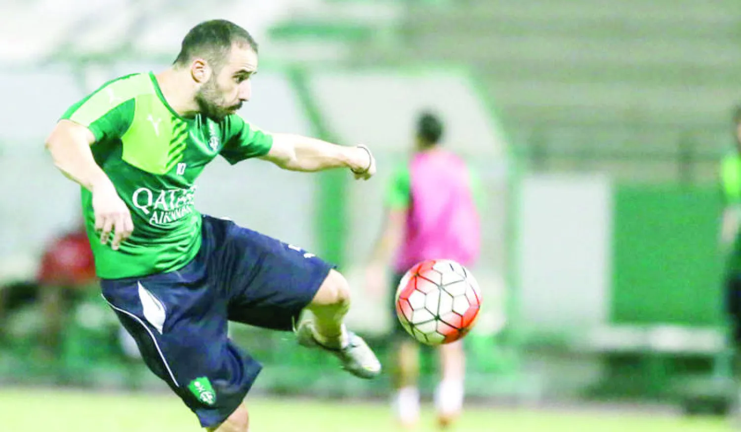 إيوانيس («الشرق الأوسط»)