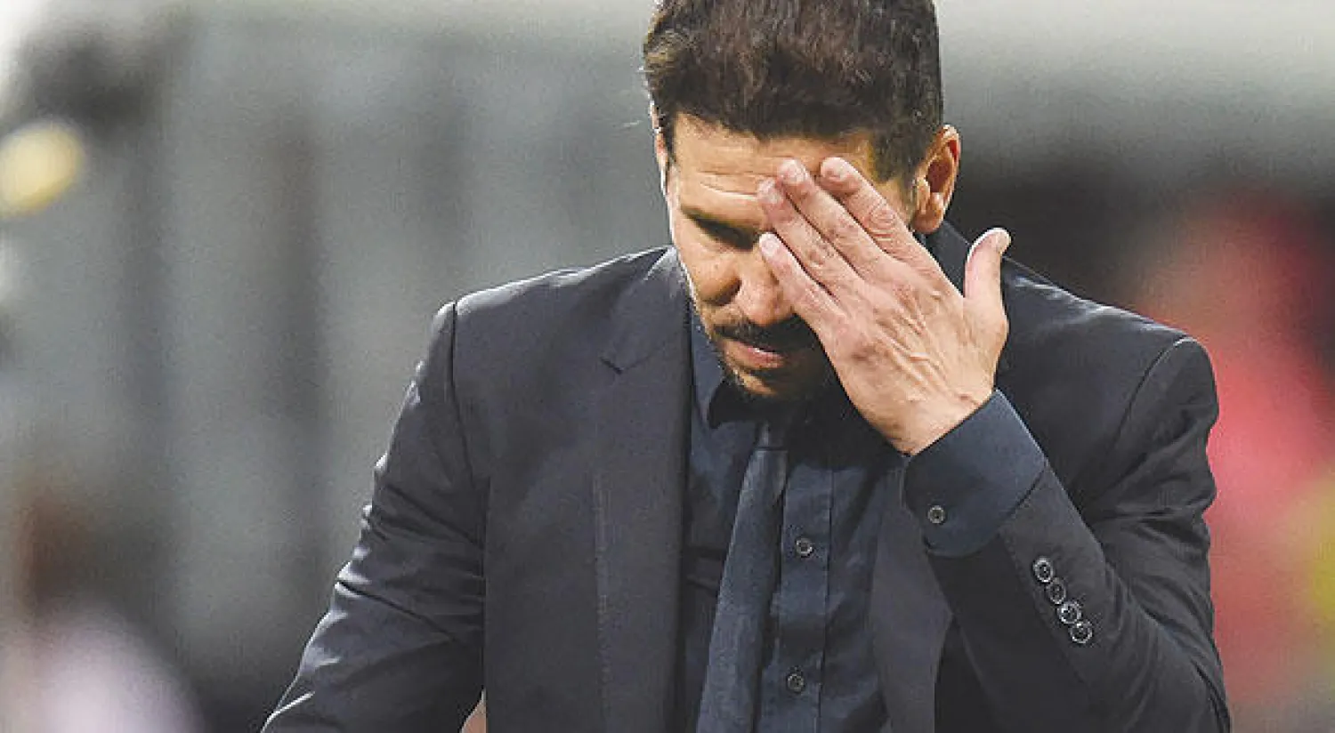 سيميوني المدير الفني لأتليتكو وحزن عميق للخسارة (إ.ب.أ)