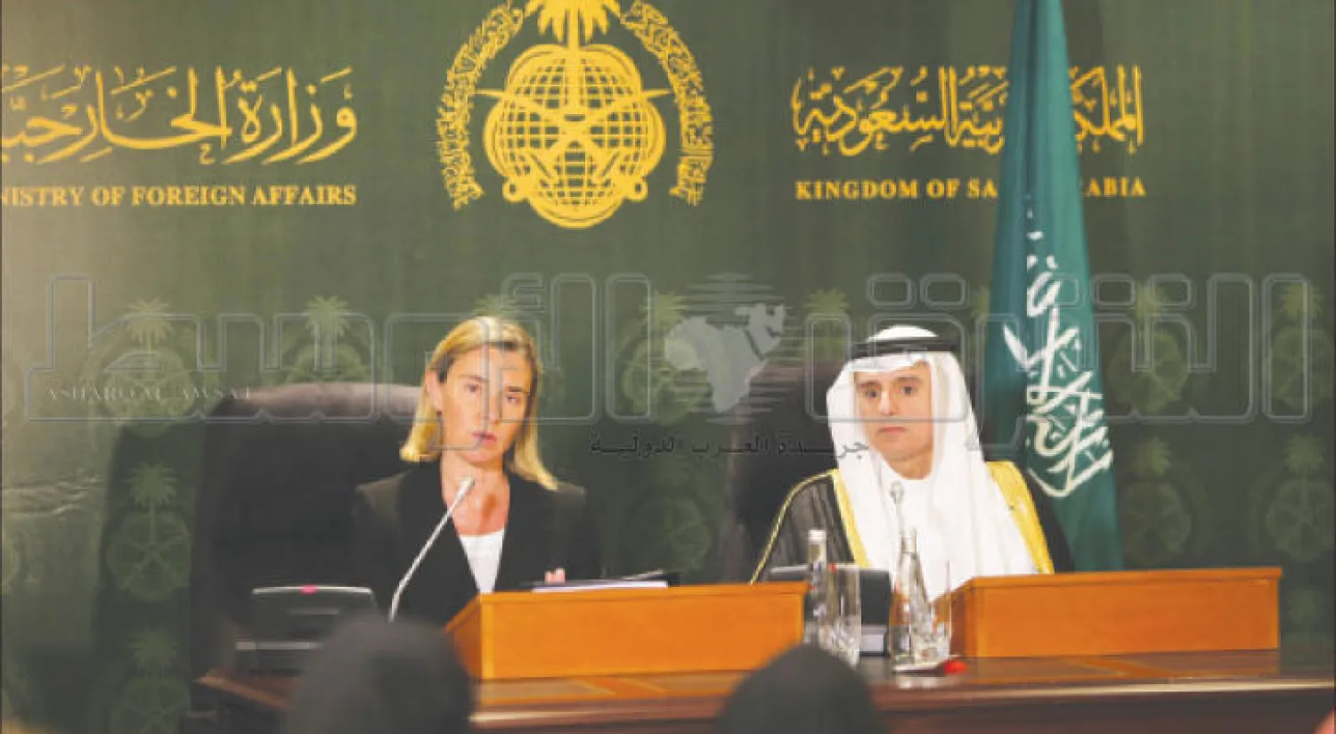 عادل الجبير  لدى عقده المؤتمر الصحافي مع فيديريكا موغيريني في جدة أمس (تصوير: عدنان مهدلي)