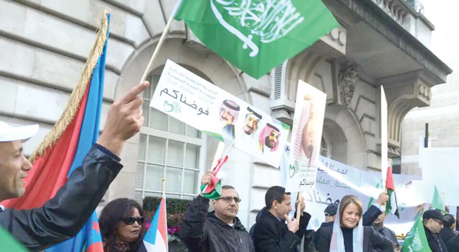 أبناء الجالية اليمنية في المملكة خصوصًا الفئات المستهدفة يرفعون رايات الشكر على هذه المكرمة الملكية («الشرق الأوسط»)