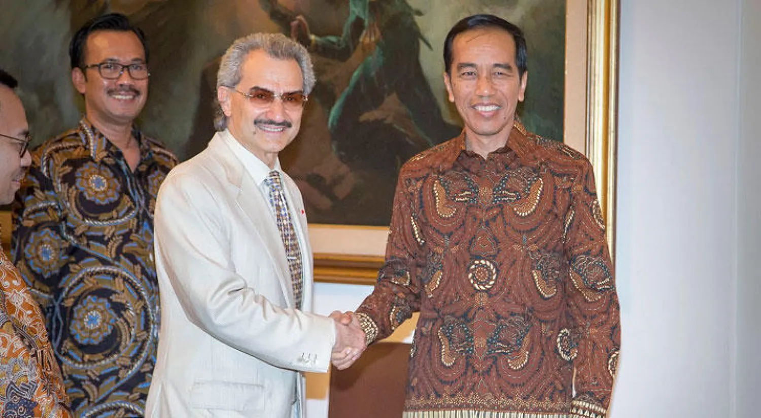 الأمير الوليد بن طلال يلتقي الرئيس الإندونيسي في جاكارتا