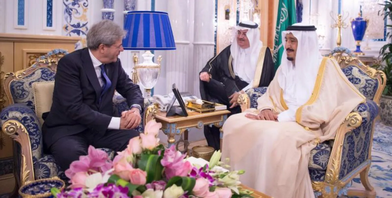 خادم الحرمين يستعرض مع وزير الخارجية الإيطالي تطورات الأحداث الإقليمية والدولية