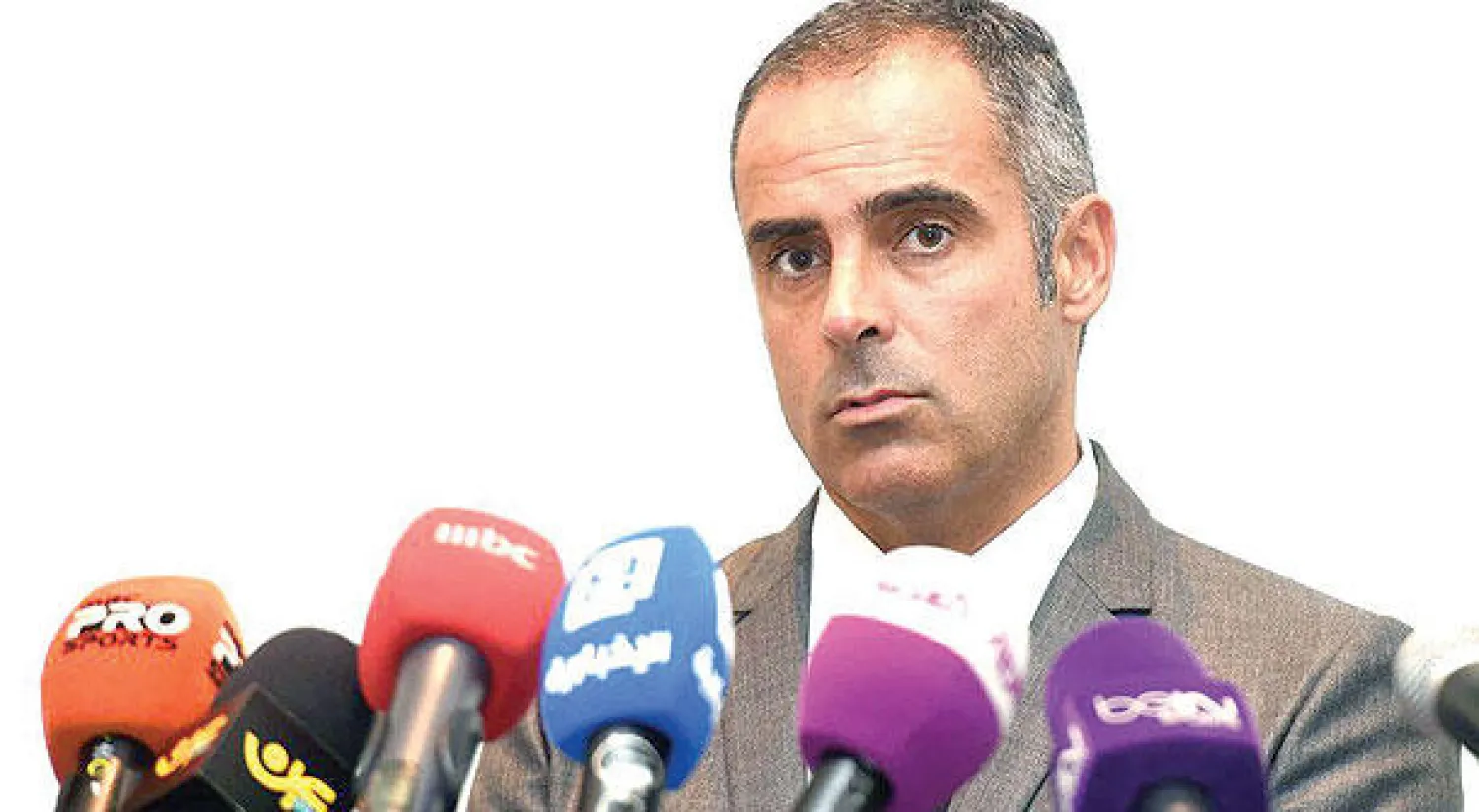 غوميز خلال حديثه أمس في المؤتمر الصحافي بمقر النادي الأهلي (المركز الإعلامي بالنادي الأهلي)