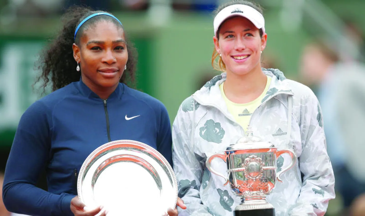 موغوروسا تطيح بسيرينا لتحرز لقب فردي السيدات ببطولة «رولان غاروس» (أ.ب)