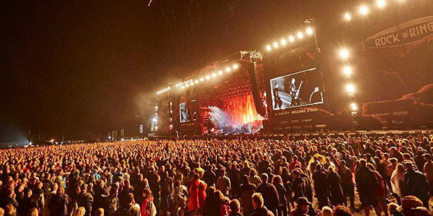 صاعقة برق تنهي حفلاً موسيقيًا في ألمانيا