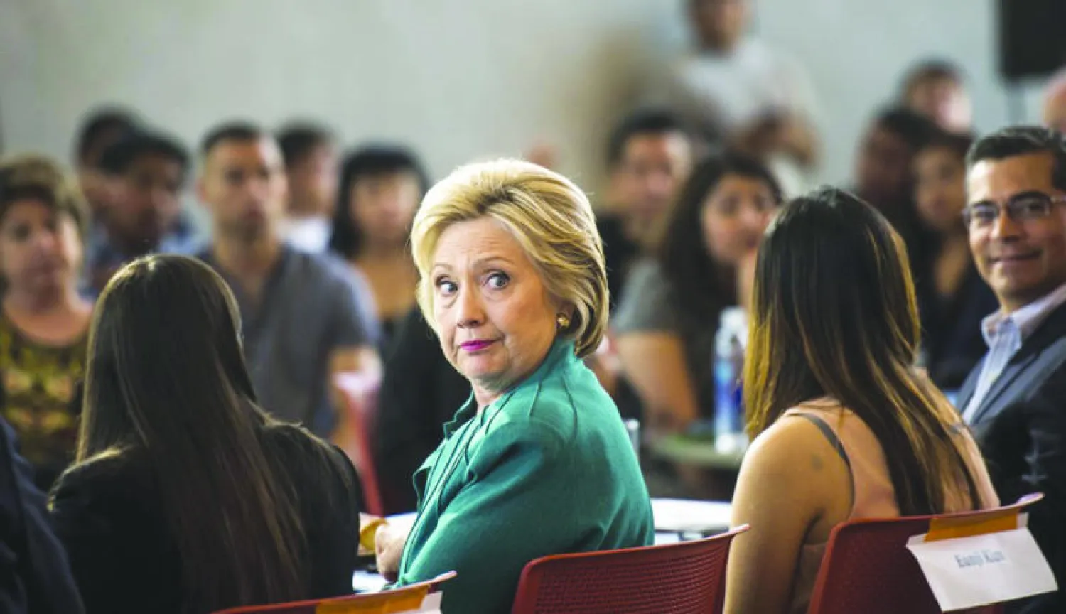 كلينتون تقترب من نيل ترشيح الحزب الديموقراطي