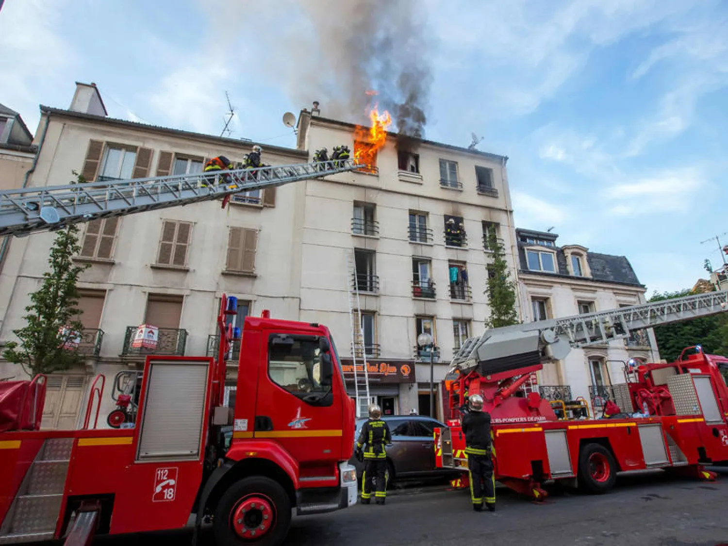 5 قتلى وجريحان بحريق في إحدى ضواحي باريس
