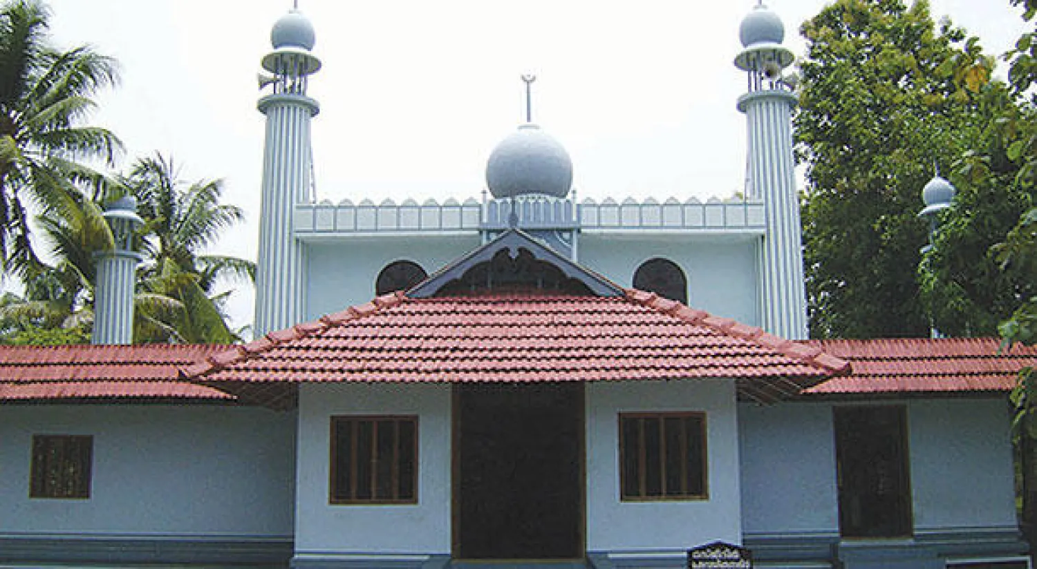 يعود اسم مسجد «تشيرامان جوما» إلى آخر ملوك التشرائيين («الشرق الأوسط»)