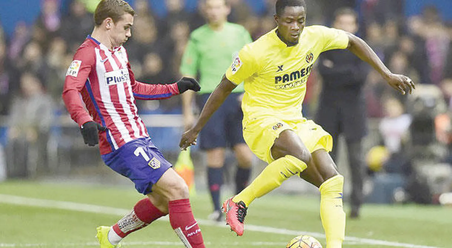 بيلي من فياريال إلى يونايتد