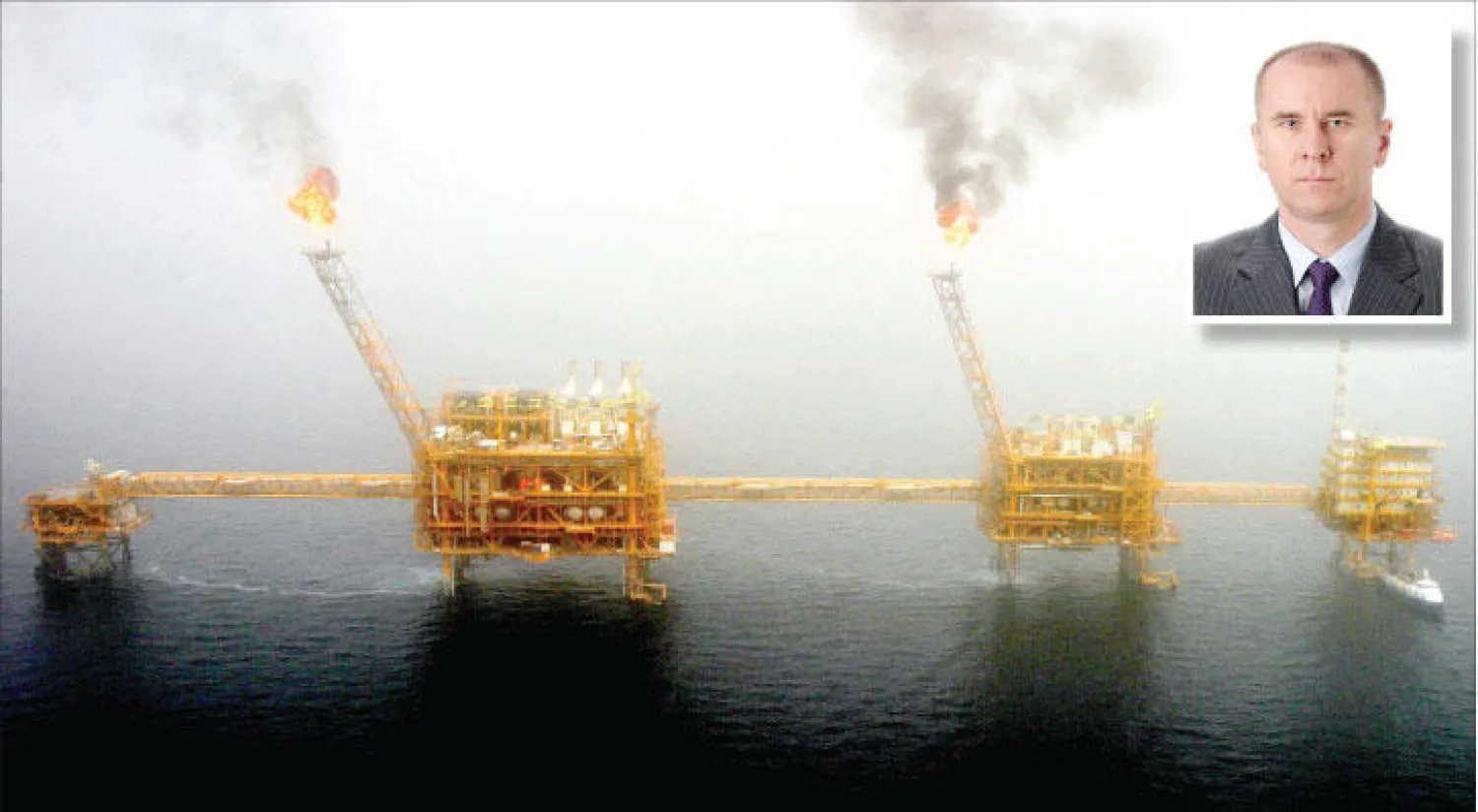 مارتن سومر نائب إدارة الشرق الأوسط بصندوق النقد («الشرق الأوسط») - سومر يؤكد أن دول الخليج أسست نظامها الخاص فيما يتعلق بأسعار الصرف وأن سياسات وأسعار النفط متناسبة مع الهيكل الحالي للاقتصاد الخليجي (رويترز)