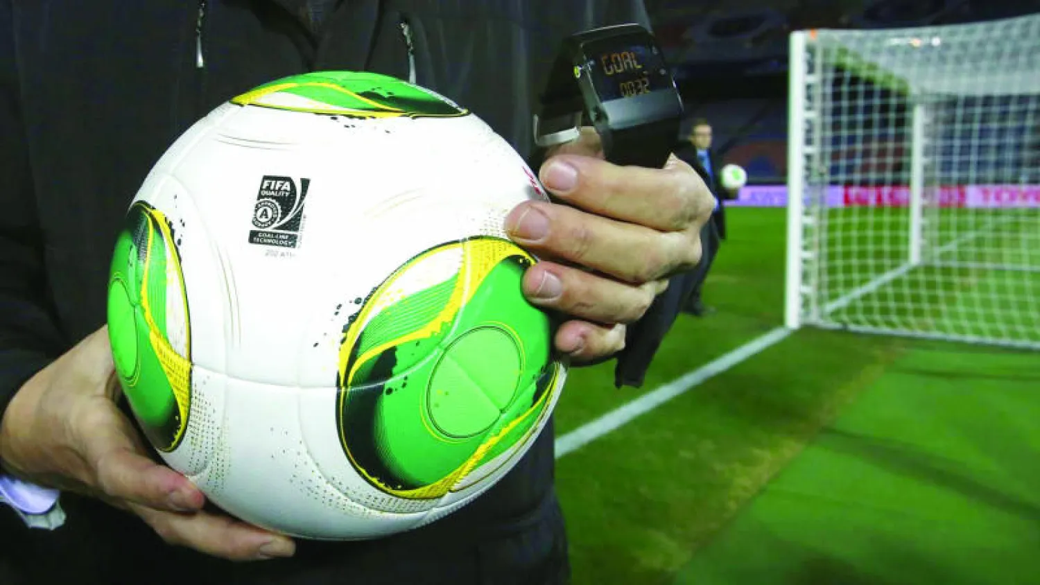 تكنولوجيا عين الصقر