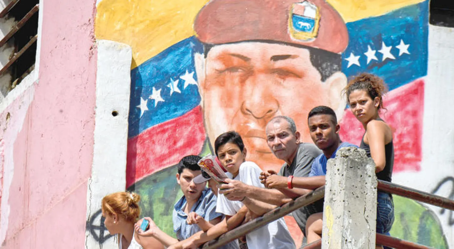 رسم غرافيتي للرئيس الفنزويلي السابق هوغو شافيز في حي «بيطاري» بالعاصمة كاراكاس