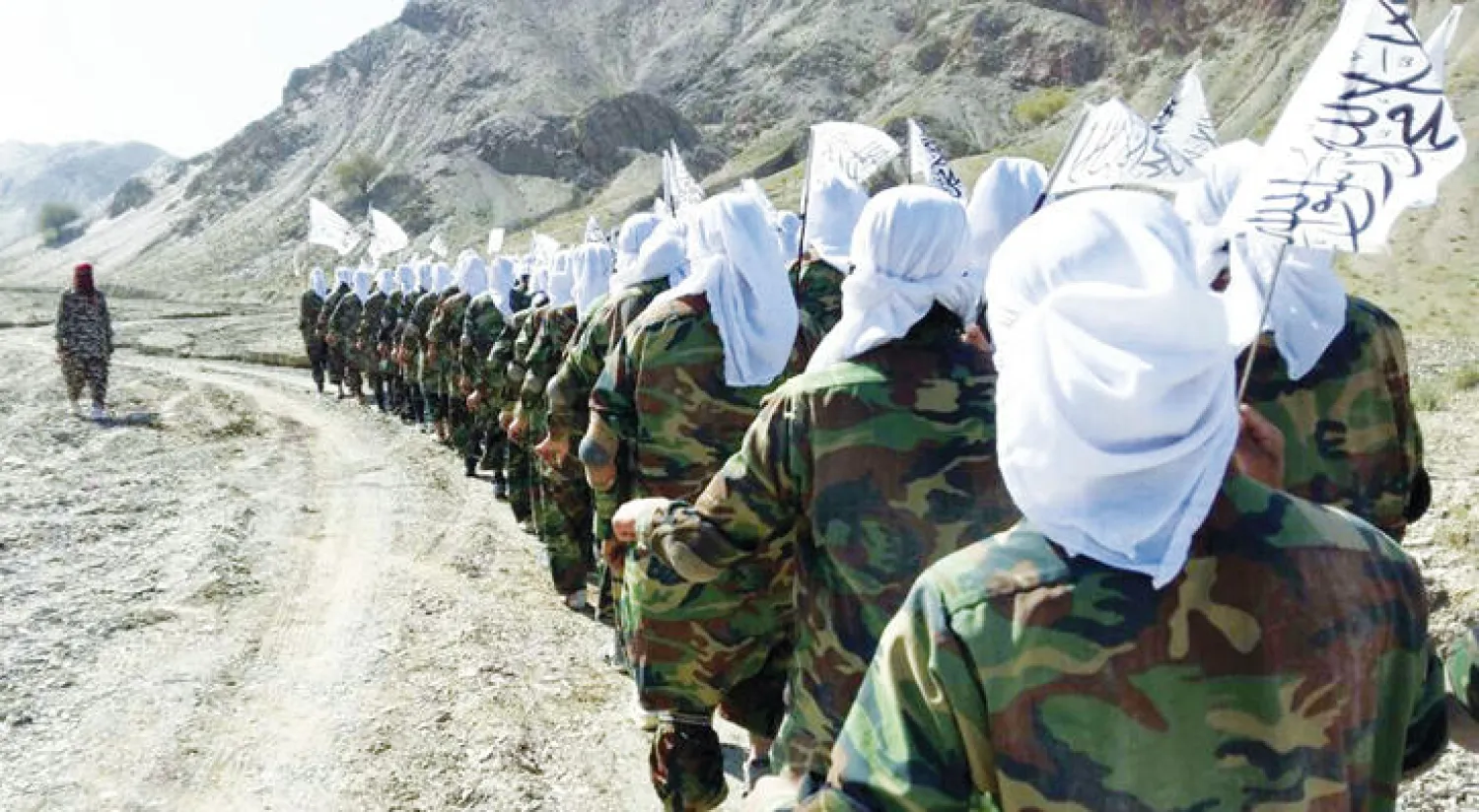 صورة خاصة من طالبان لعناصر الحركة خلال إحد التدريبات ({الشرق الأوسط})