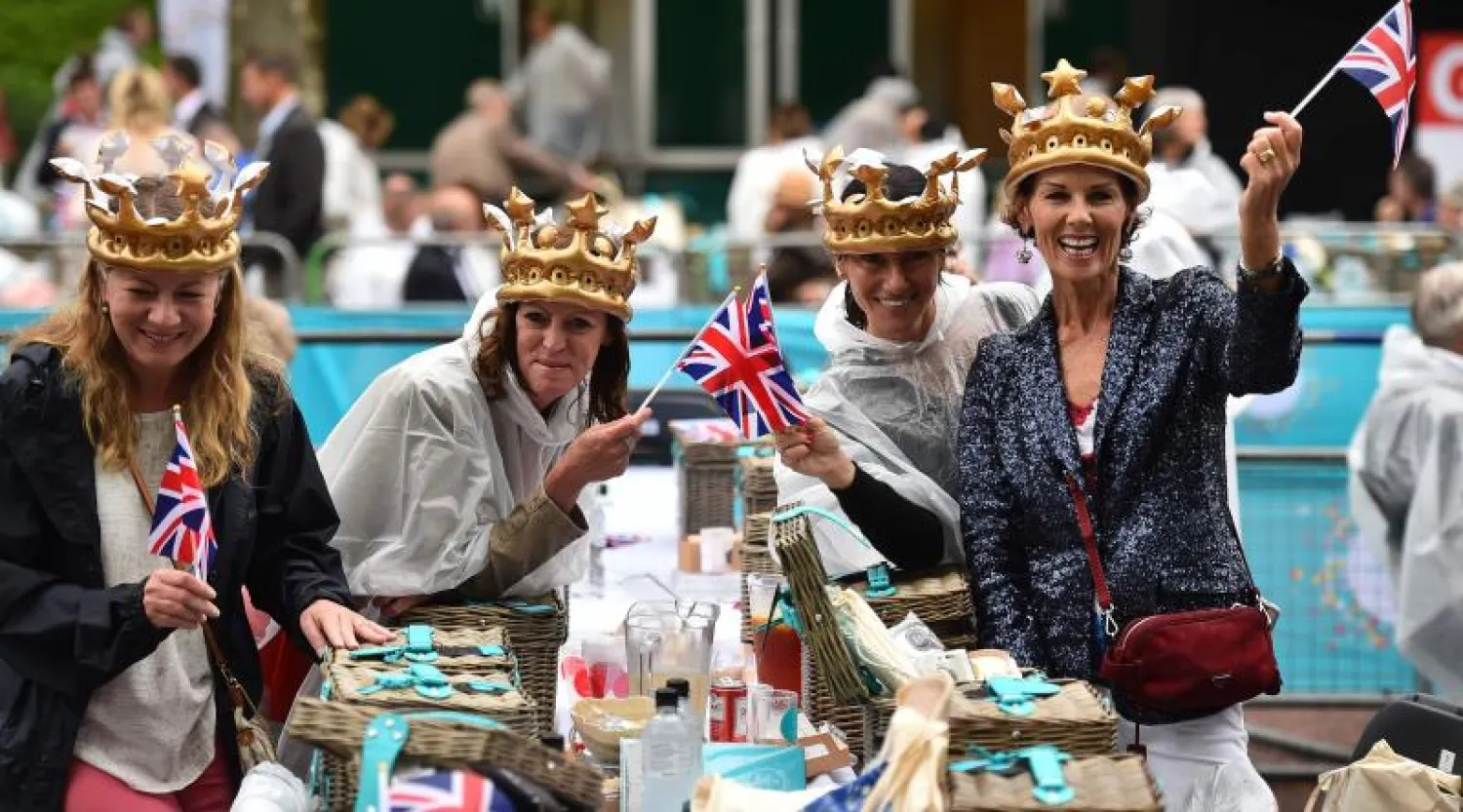 مأدبة طعام في ختام الاحتفالات بعيد ميلاد الملكة إليزابيث الثانية