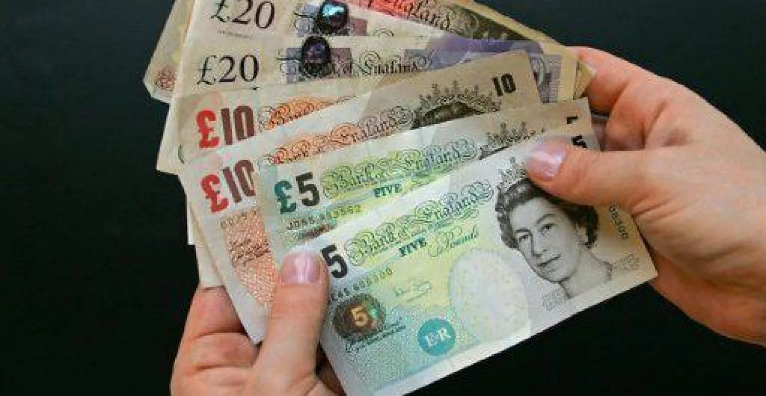 الجنيه الإسترليني يتراجع إلى أدنى مستوى له منذ شهرين