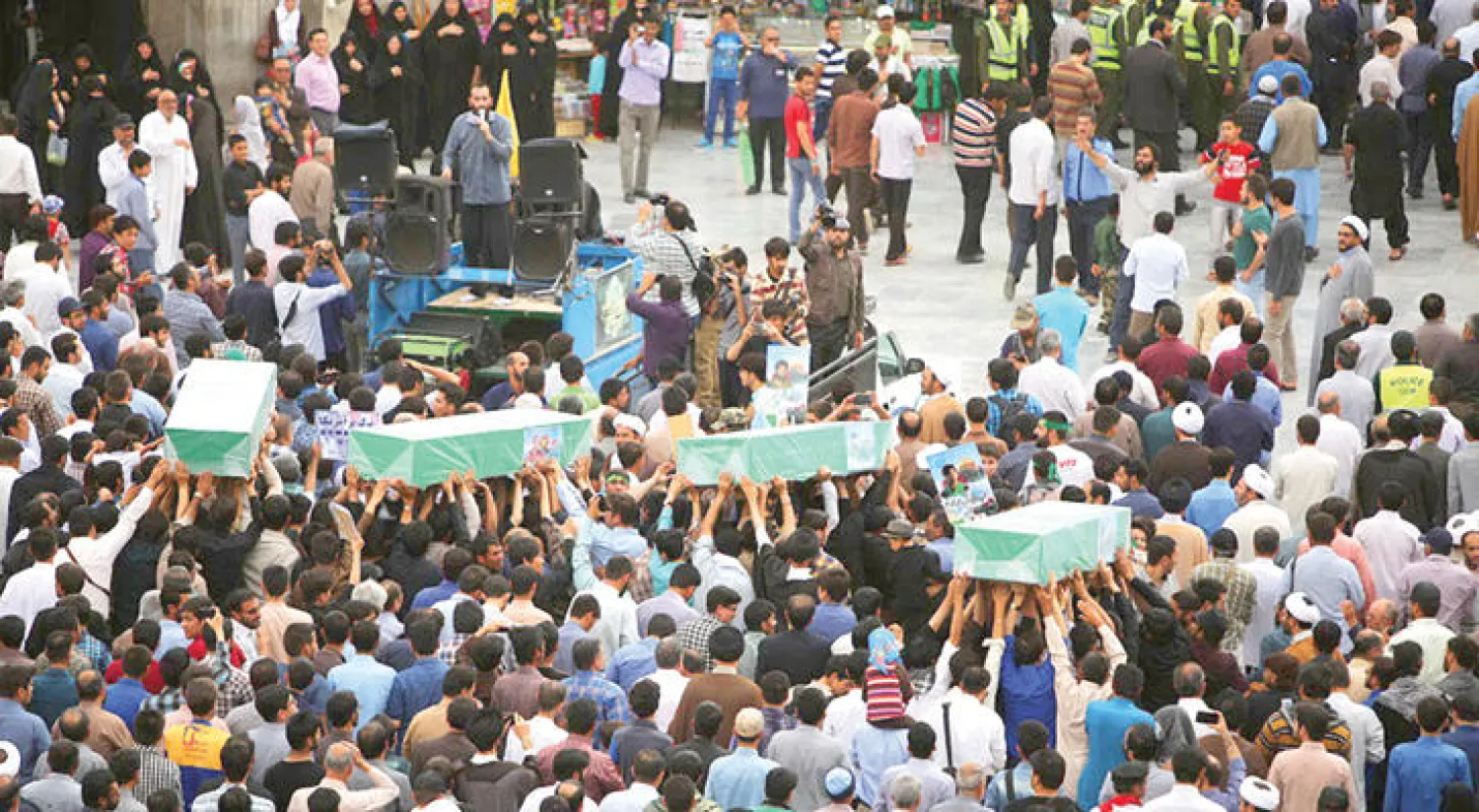 تشییع أربعة من قتلى فيلق «فاطميون» أول من أمس في قم (وكالة مهر)