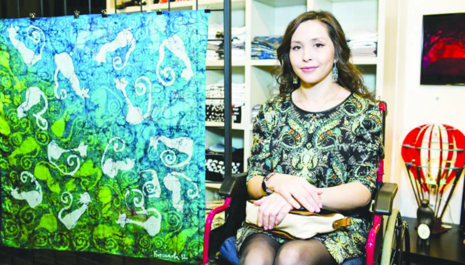 بوغومولوفا إيرينا فنانة شابة روسية تتحدى المستحيل وتصنع الجمال