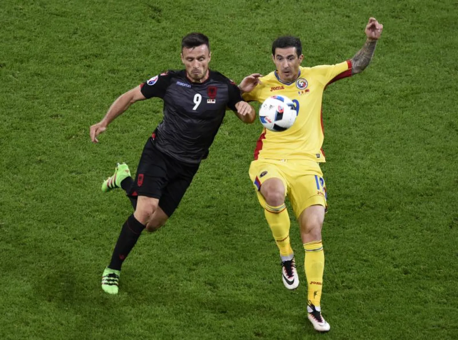 سويسرا تنتزع تأهلاً تاريخيًا إلى ثمن النهائي.. وألبانيا على قائمة الانتظار