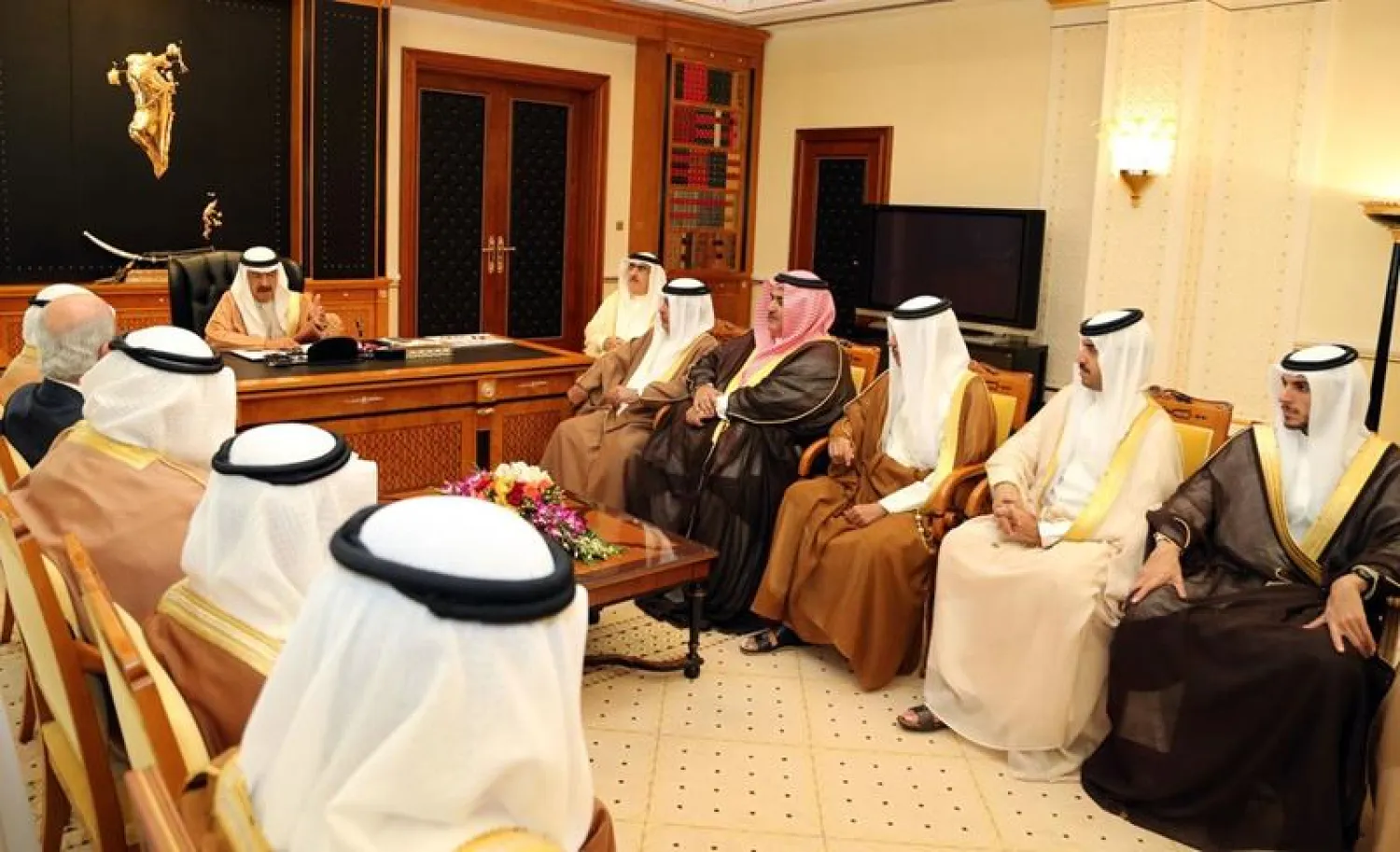 البحرين: لا يمكن السكوت عمن ارتهن بتبعيته السياسية والفكرية للخارج