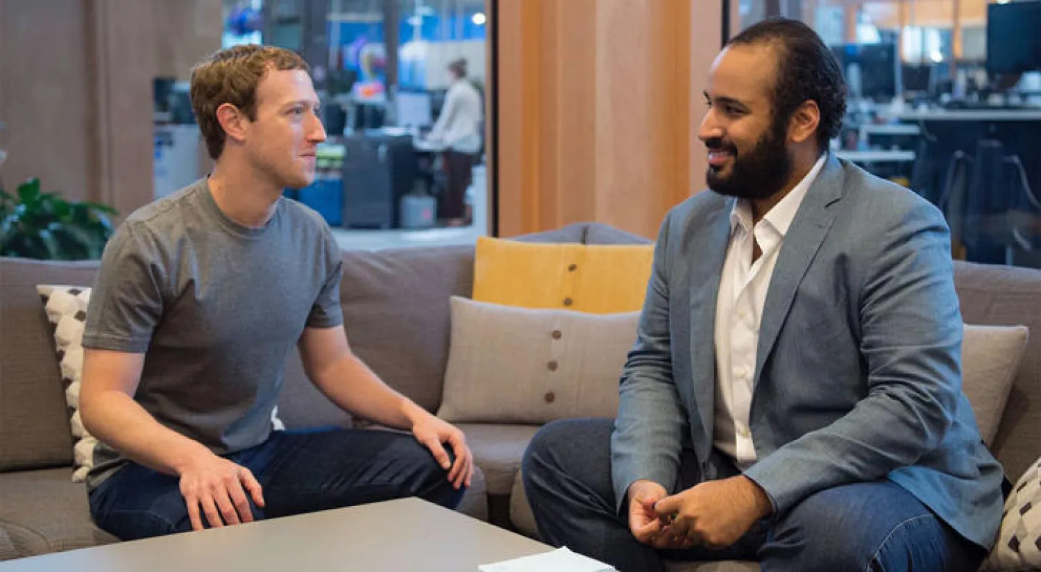 الأمير محمد بن سلمان يلتقي بالشريك المؤسس و رئيس "فيسبوك"